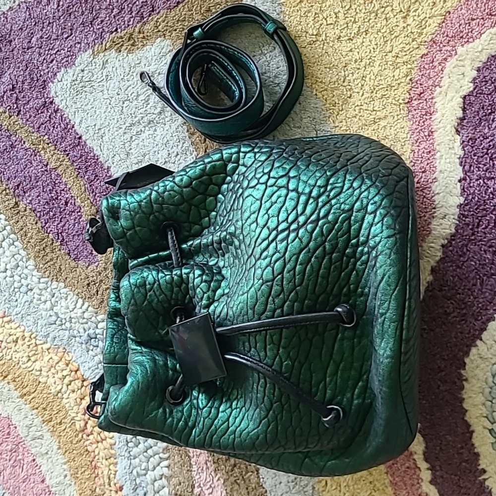 NWT- super unique genuine leather green metaliz bucket bag (korean brand)